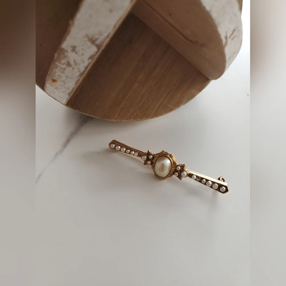 Vintage Faux Pearl Bar Brooch
